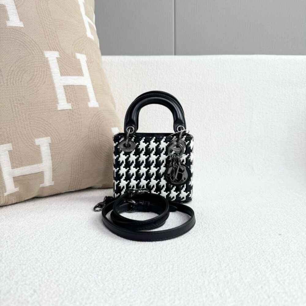 Dior Women Pre-Loved Bag Very Good Condition